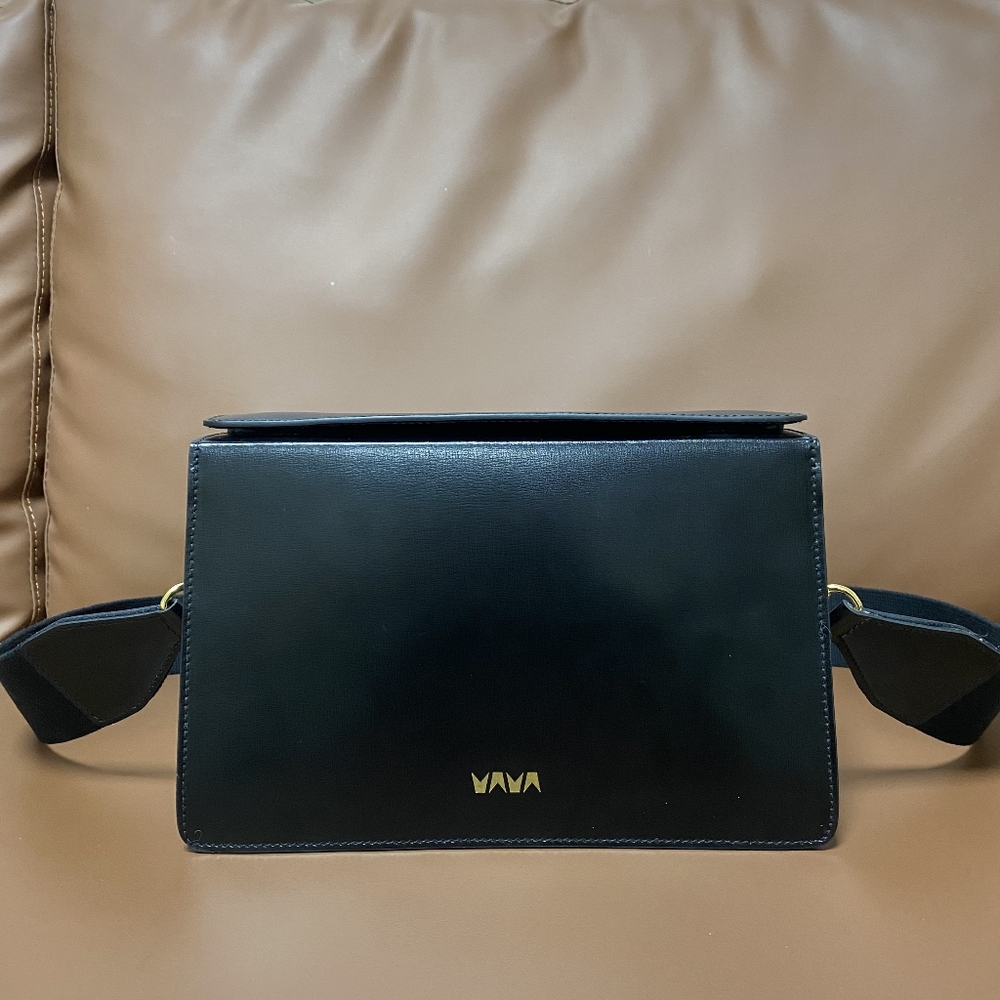 M.A.M.A Italian Handmade Leather Chain Bag